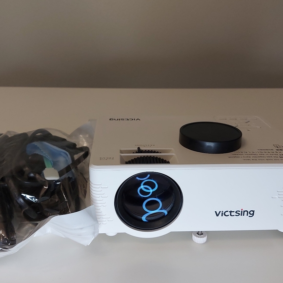 Portable Home Projector - Picture 2 of 3